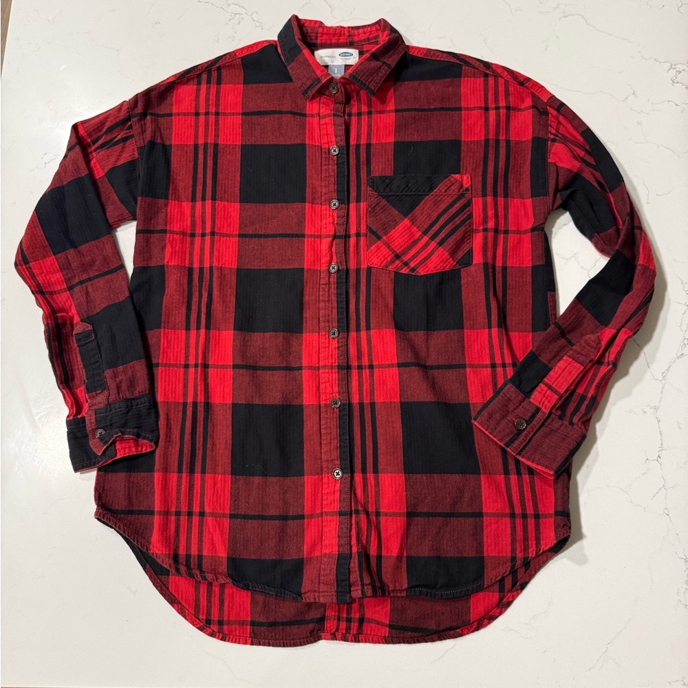 Old Navy Red and Black Plaid Women's Button Down Shirt, Size Small